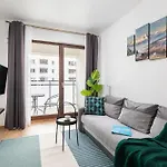 Daire Burakowska 16 - Modern With Balcony Renters Varşova